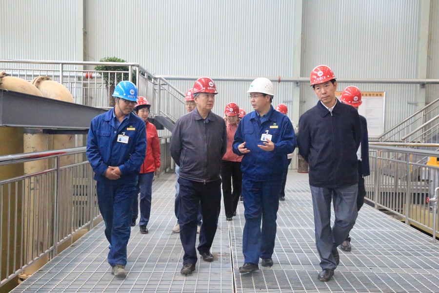 20-2016年5月，國家水利部原副部長朱登銓一行蒞臨金徽股份調(diào)研項目建設(shè)工作。.jpg