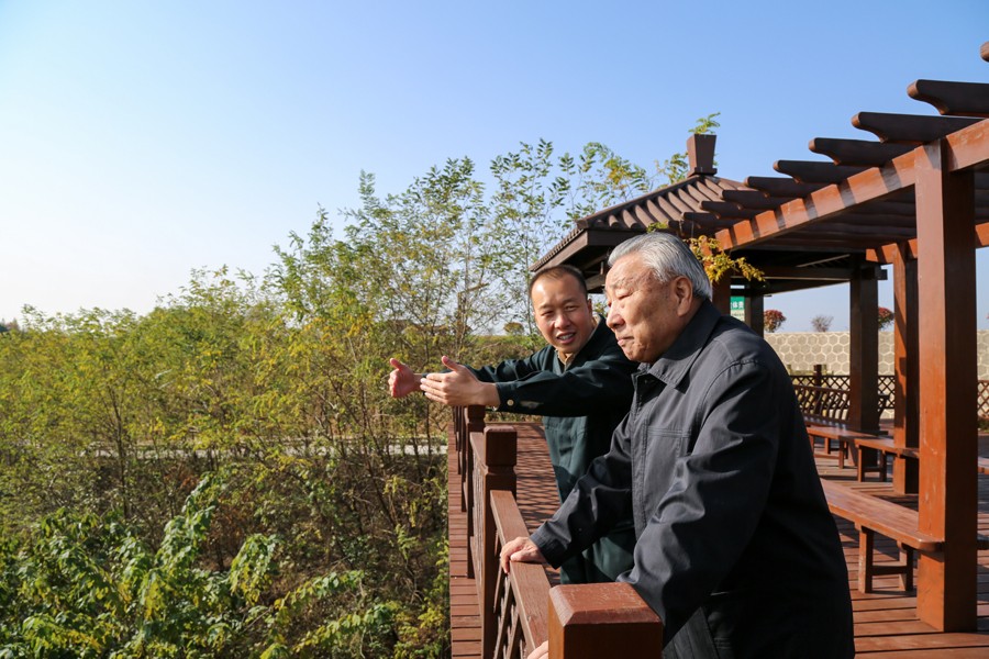 21-2019年10月，國家水利部原副部長王守強(qiáng)參觀金徽股份時盛贊：金徽股份是綠色礦山、文明礦山、美麗礦山。.jpg