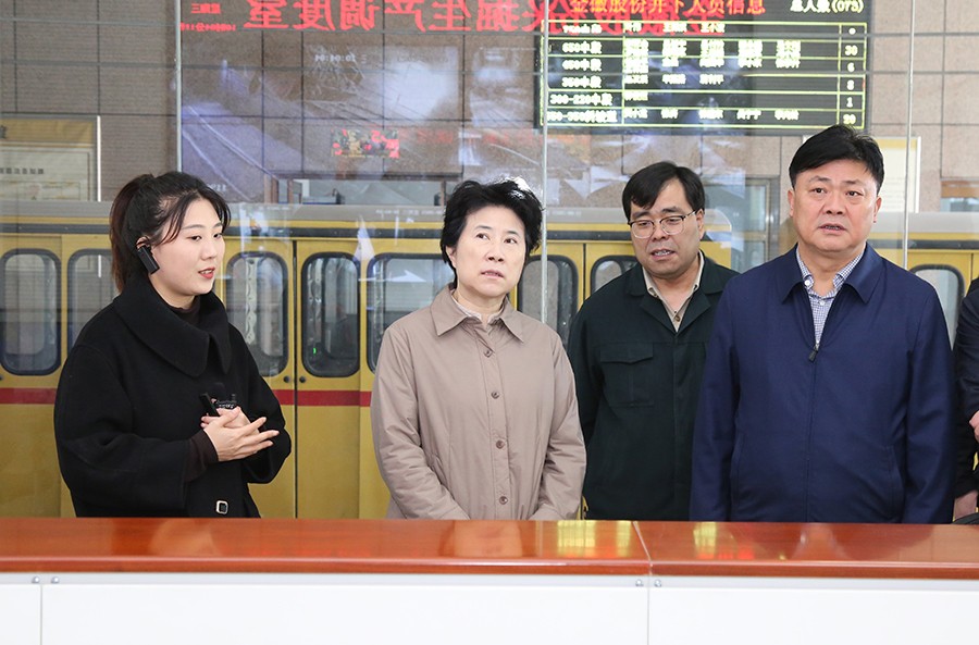 36-2023年3月，省生態(tài)環(huán)境廳黨組書記蘇君蒞臨金徽股份調(diào)研綠色礦山及“兩山”實踐創(chuàng)新基地建設(shè)情況。.jpg