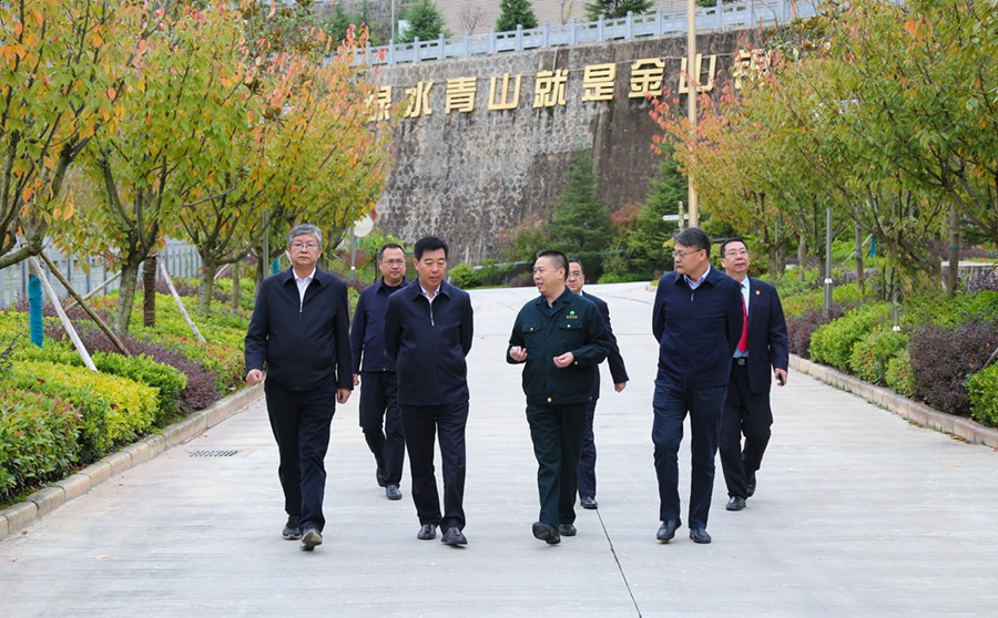 29-2021年10月，甘肅省高級人民法院院長張海波蒞臨公司調(diào)研。.jpg