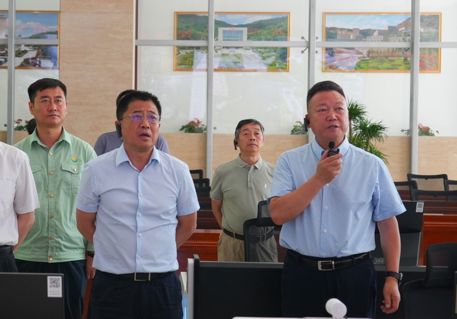 省自然資源廳黨組書記、廳長張曉軍蒞臨金徽股份調(diào)研綠色礦山建設(shè)工作_副本.jpg