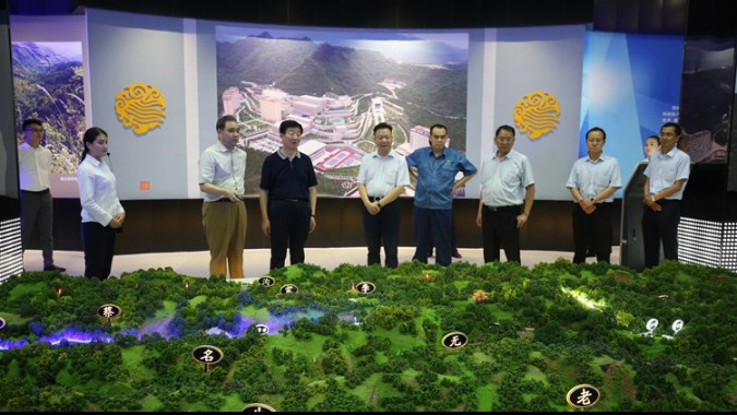 省人大常委會黨組書記、副主任王璽玉一行蒞臨金徽股份視察項(xiàng)目建設(shè)工作